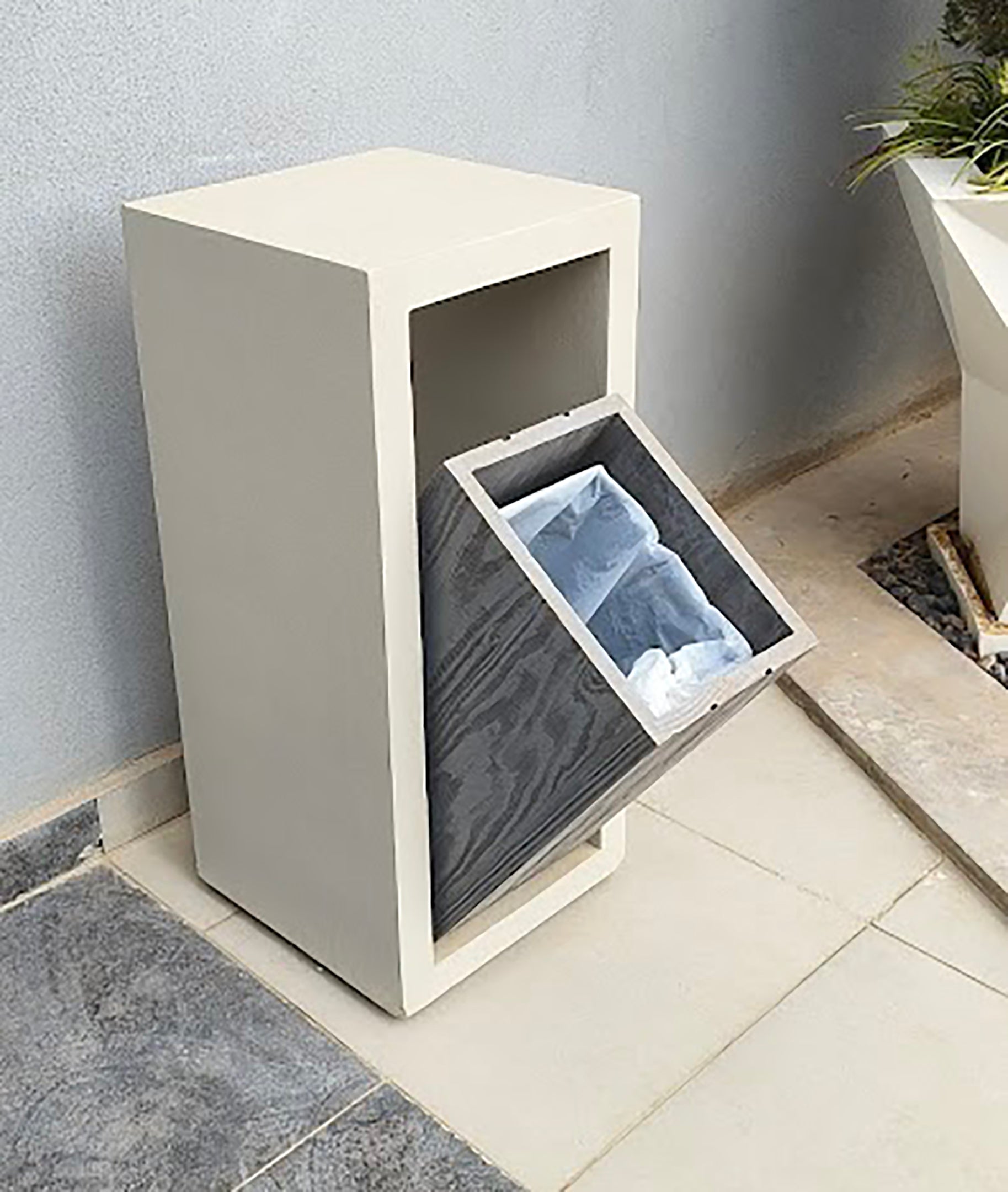 Standard Trash Bin